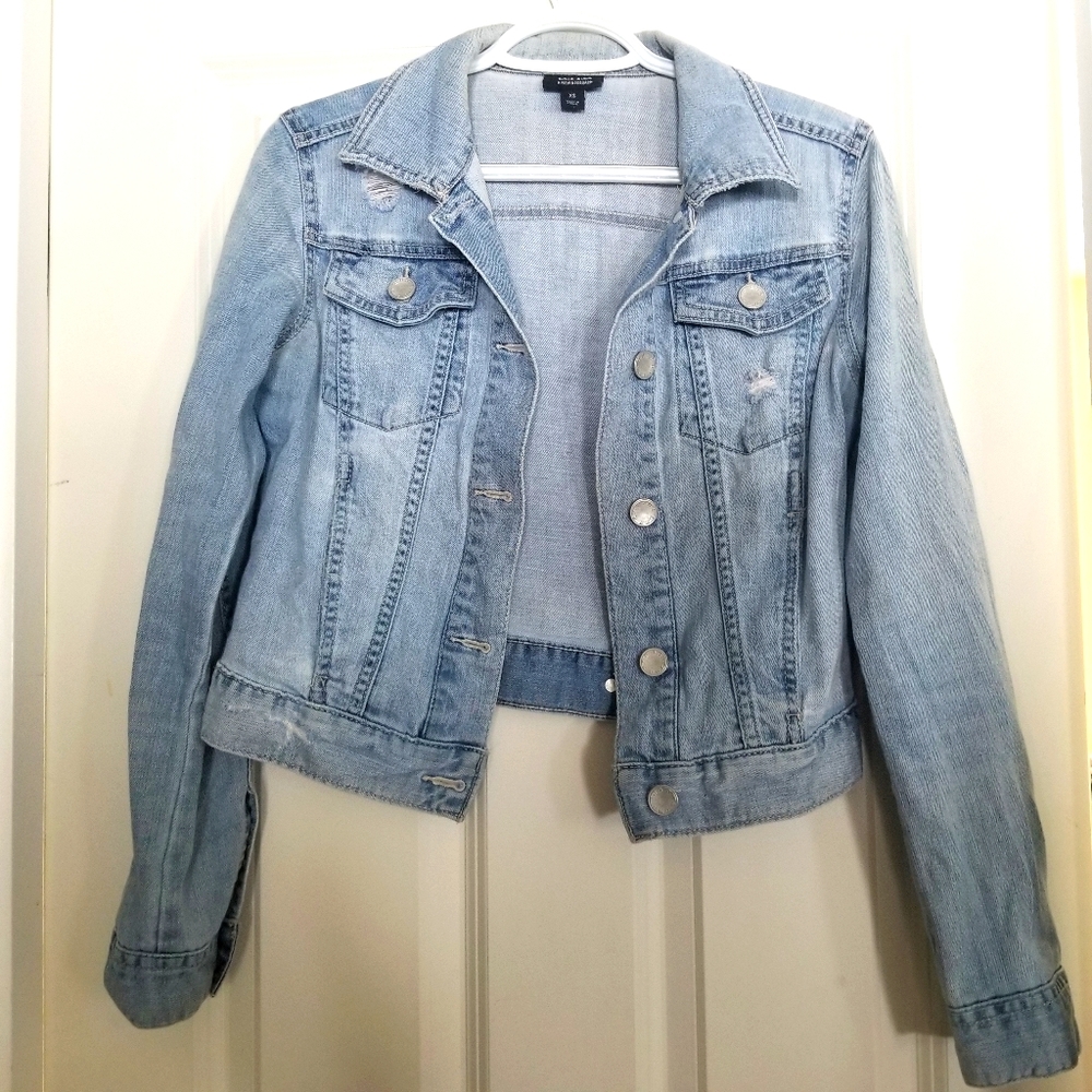 a.n.a. Distressed Light Wash Denim Jacket Sz XS